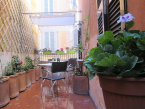 Отель Trevi Elegance Suite  Рим